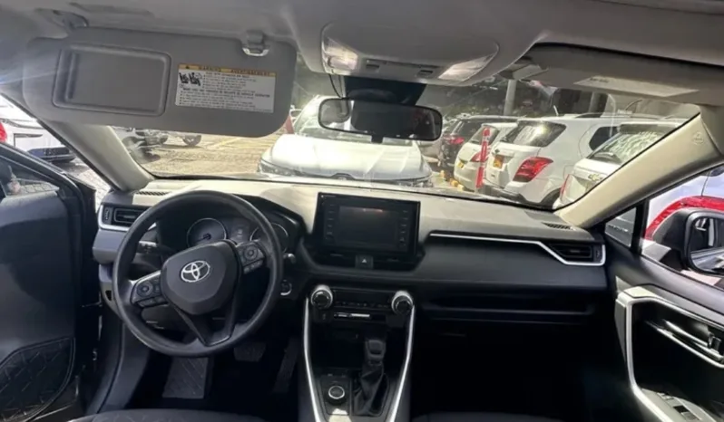 Toyota RAV4 2022 lleno