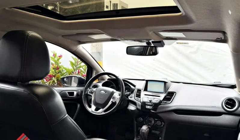 Ford Fiesta 2015 Titanium lleno