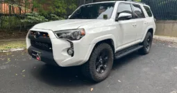 Toyota 4runner SR5 2015