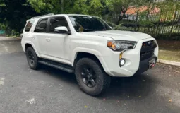 Toyota 4runner SR5 2015