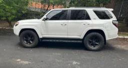 Toyota 4runner SR5 2015
