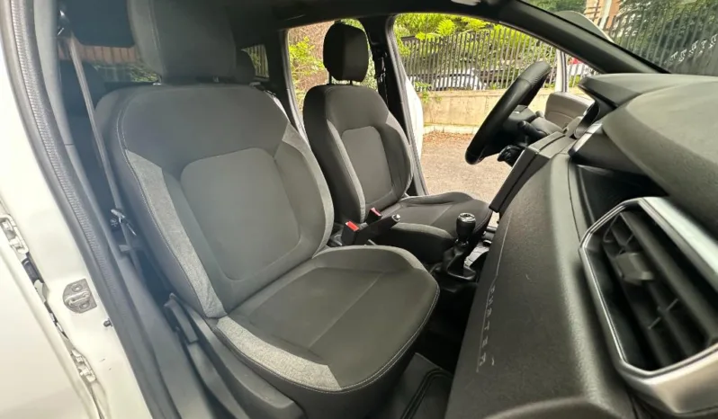 Renault DUSTER ZEN 2022 lleno