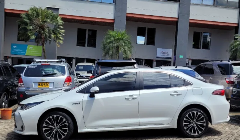 Toyota Corolla Sedan 2024 lleno