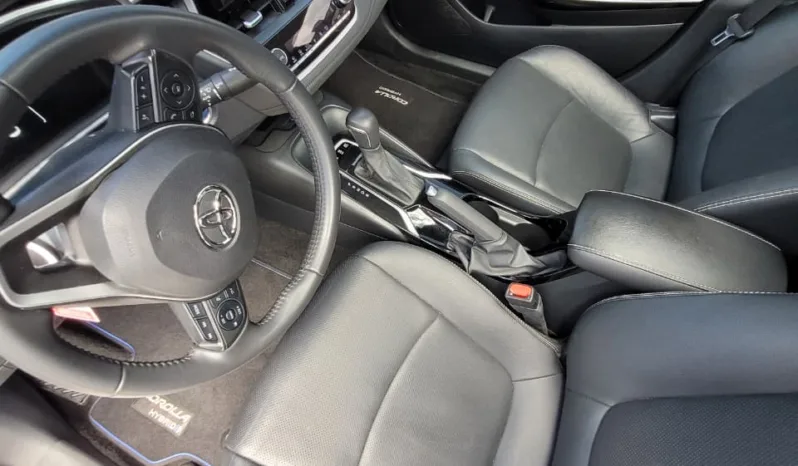 Toyota Corolla Sedan 2024 lleno